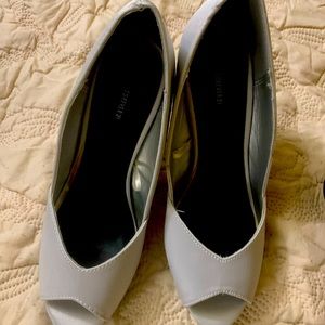 High heel shoes light grey